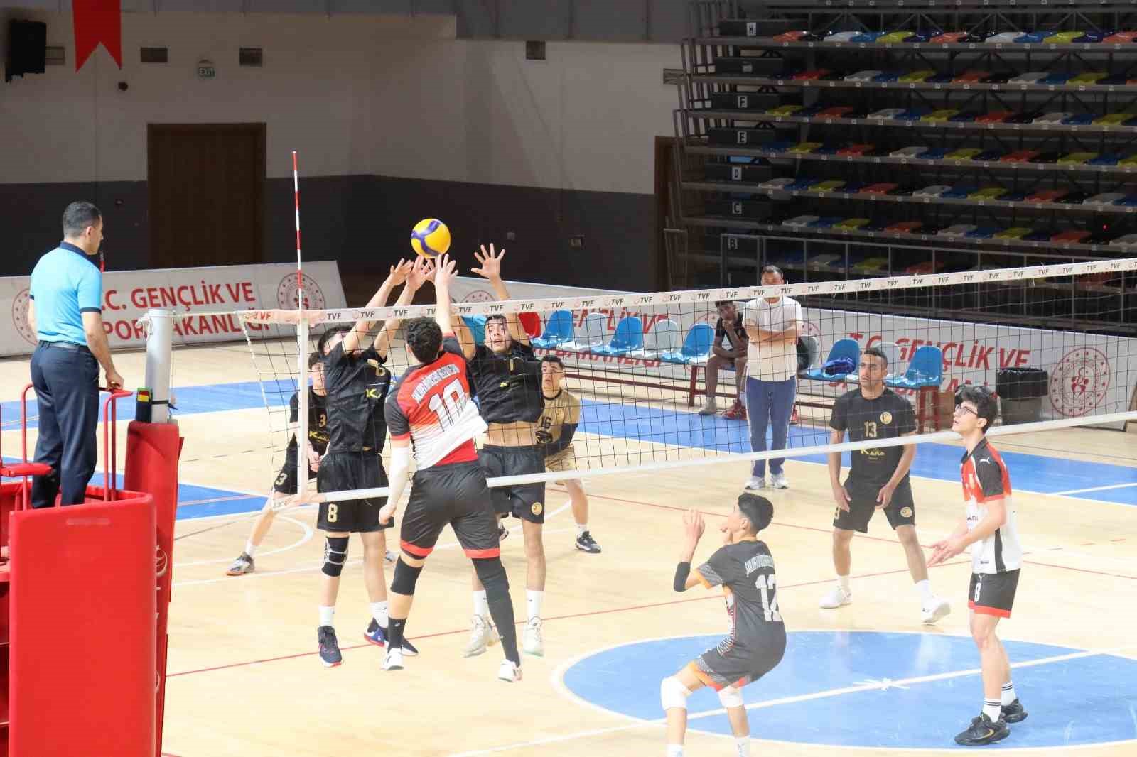Şanlıurfa Büyükşehir Belediyesi genç erkekler voleybol takımı filede iddialı
