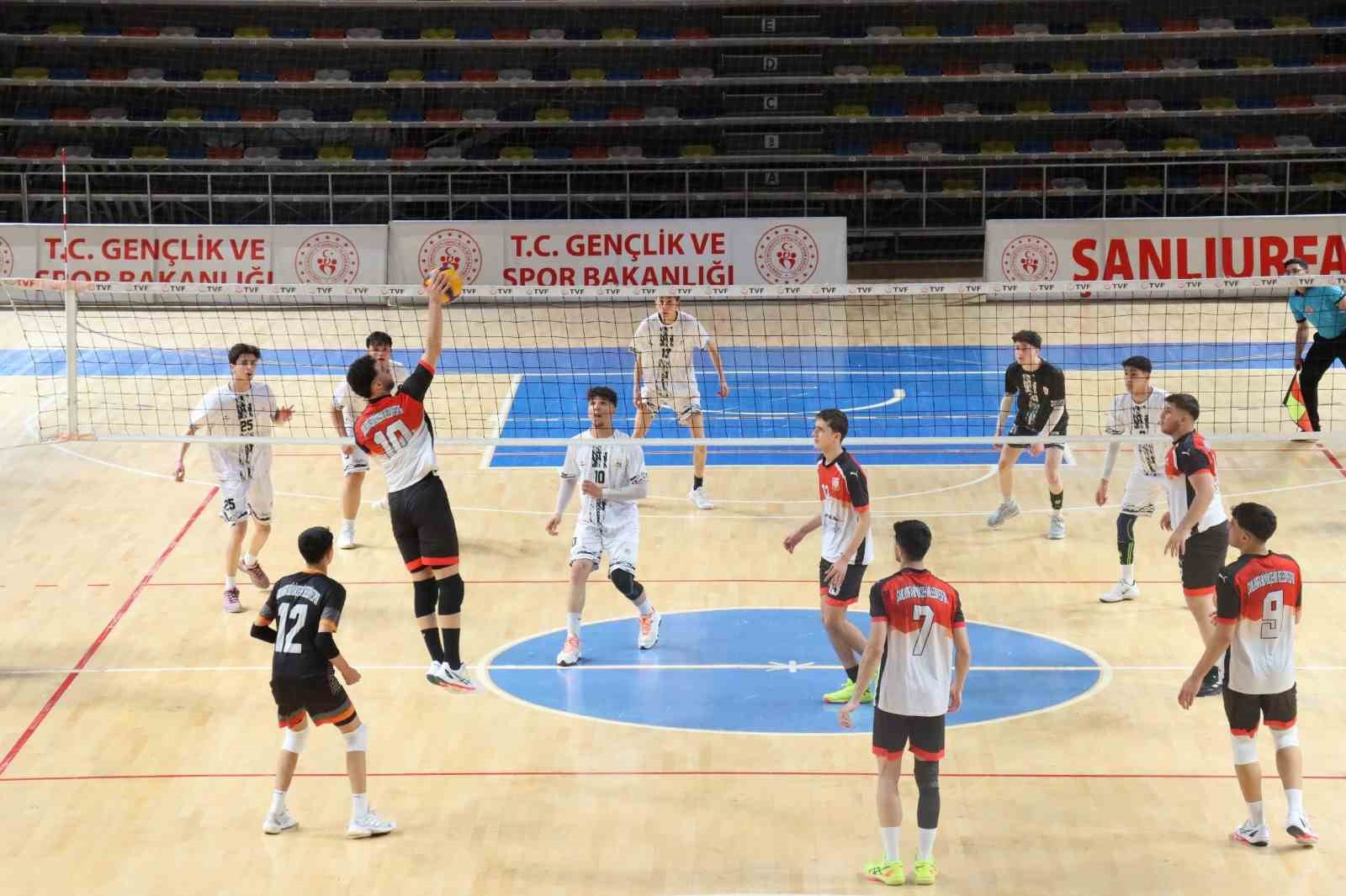 Şanlıurfa Büyükşehir Belediyesi genç erkekler voleybol takımından filede ikinci galibiyet
