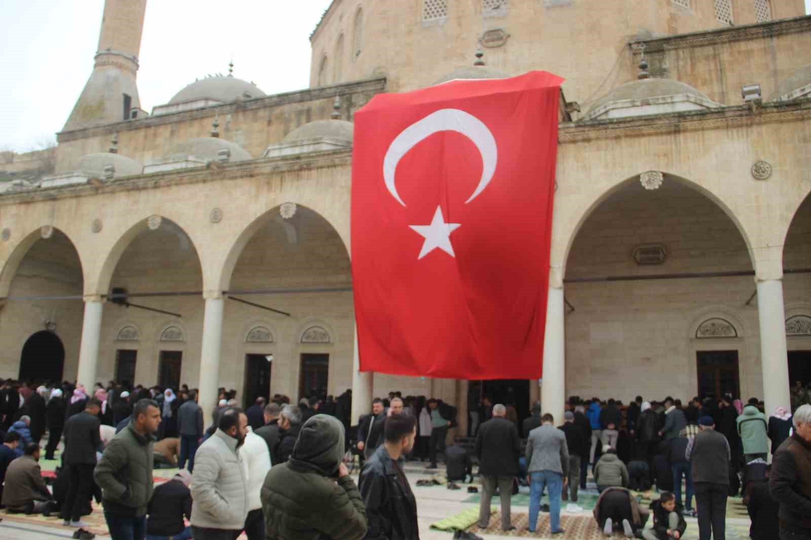 Şanlıurfa’da 6 Şubat depremlerinde hayatını kaybedenler için mevlit okutuldu

