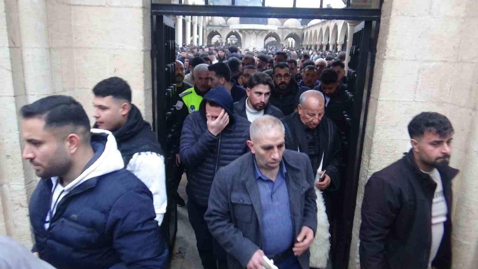 Şanlıurfa’da bayram namazı coşkusu
