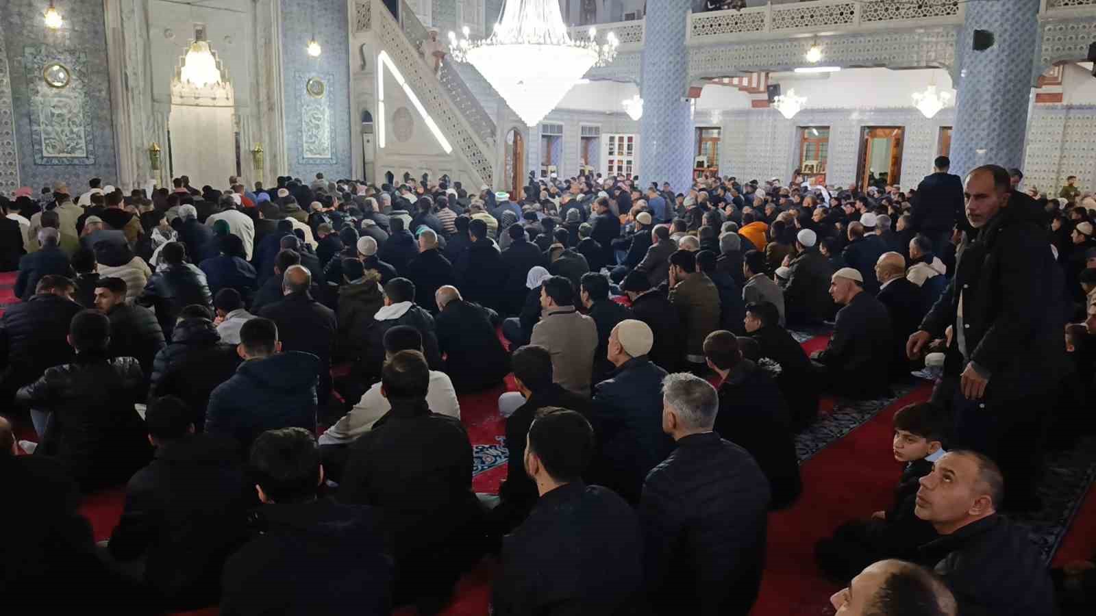 Şanlıurfa’da bayram namazı coşkusu
