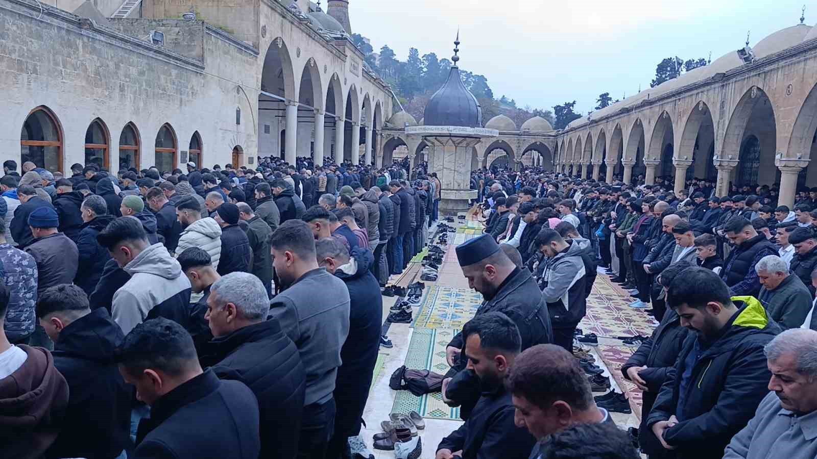 Şanlıurfa’da bayram namazı coşkusu
