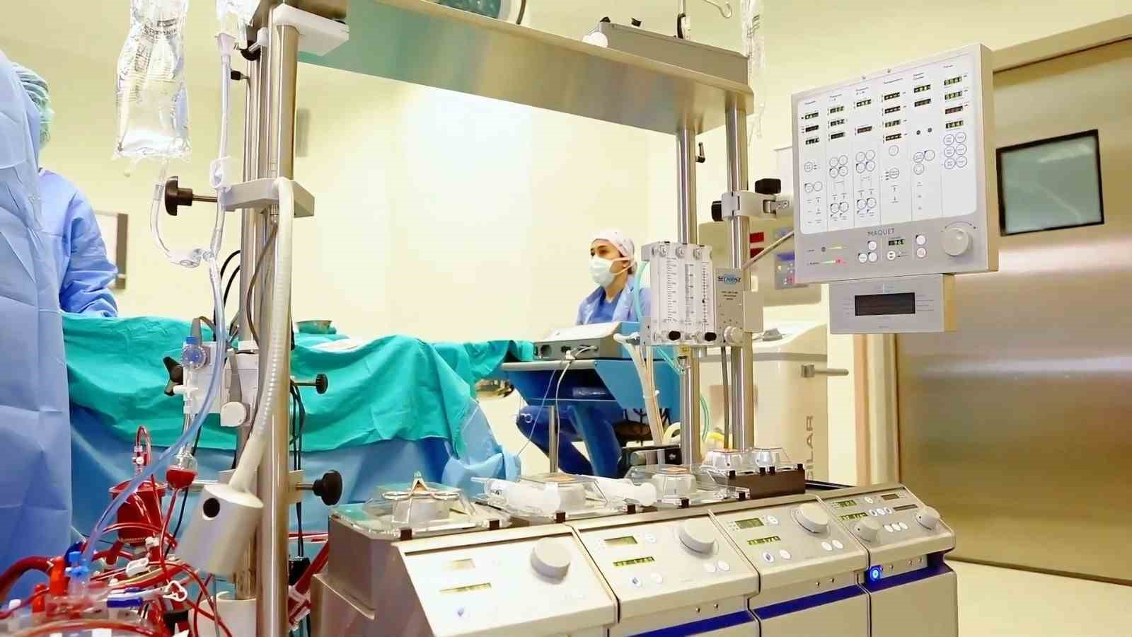 Şanlıurfa’da bir ilk: Omuzdan girilerek kalp kapakçığı değiştirildi
