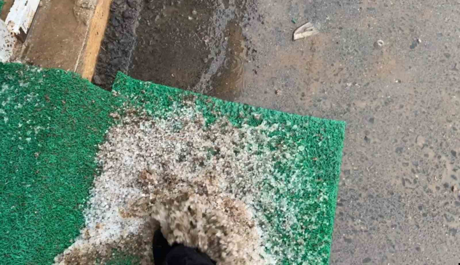 Şanlıurfa’da dolu yağışı hayatı olumsuz etkiledi
