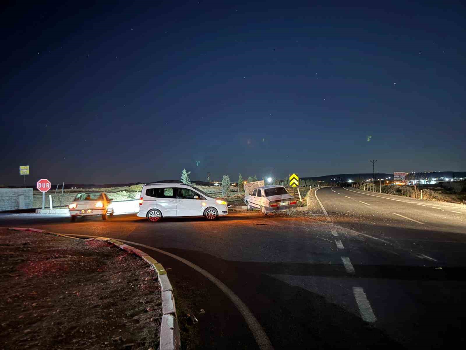 Şanlıurfa’da hafif ticari araç ile otomobil çarpıştı: 5 yaralı
