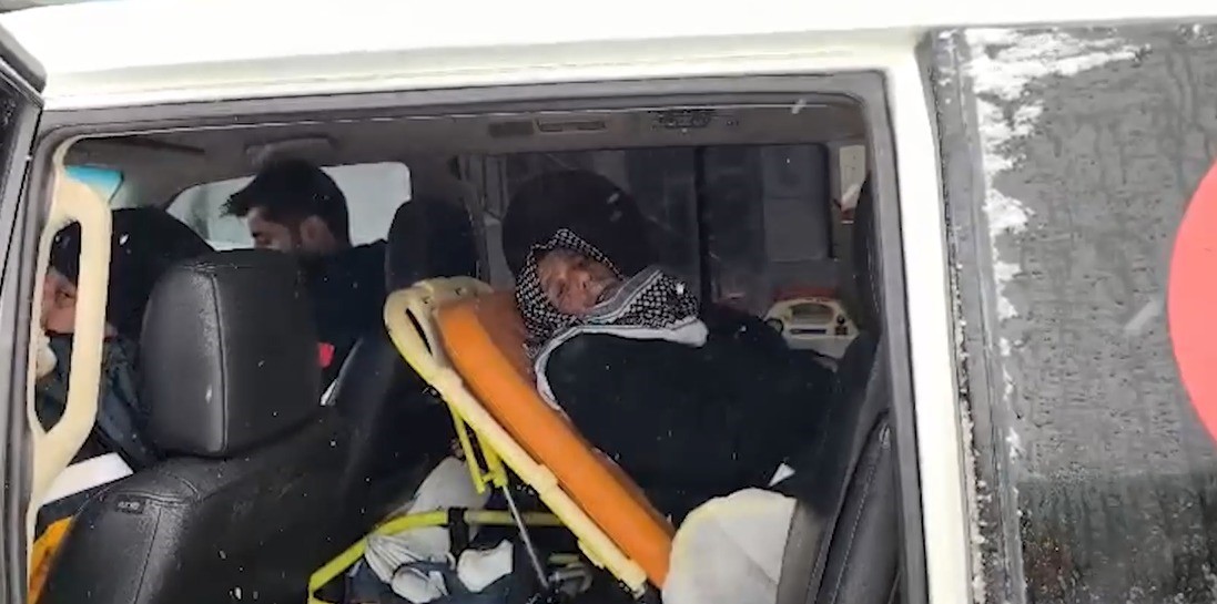 Şanlıurfa’da hastalar paletli ambulanslarla hastaneye ulaştırıldı
