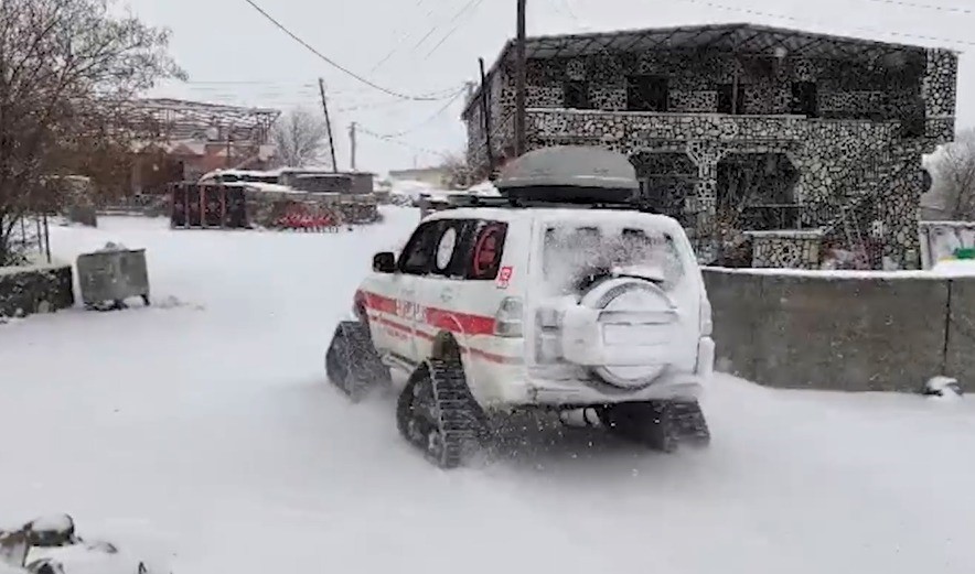 Şanlıurfa’da hastalar paletli ambulanslarla hastaneye ulaştırıldı
