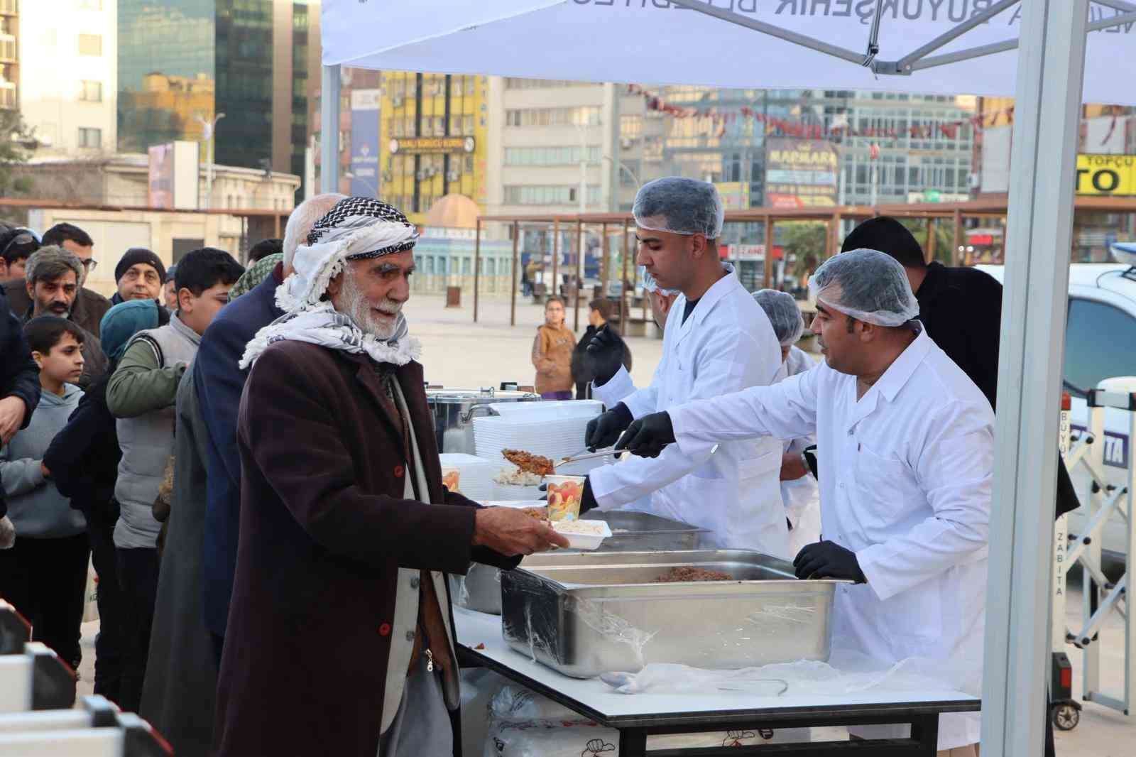 Şanlıurfa’da iftar çadırında ilk oruçlar açıldı
