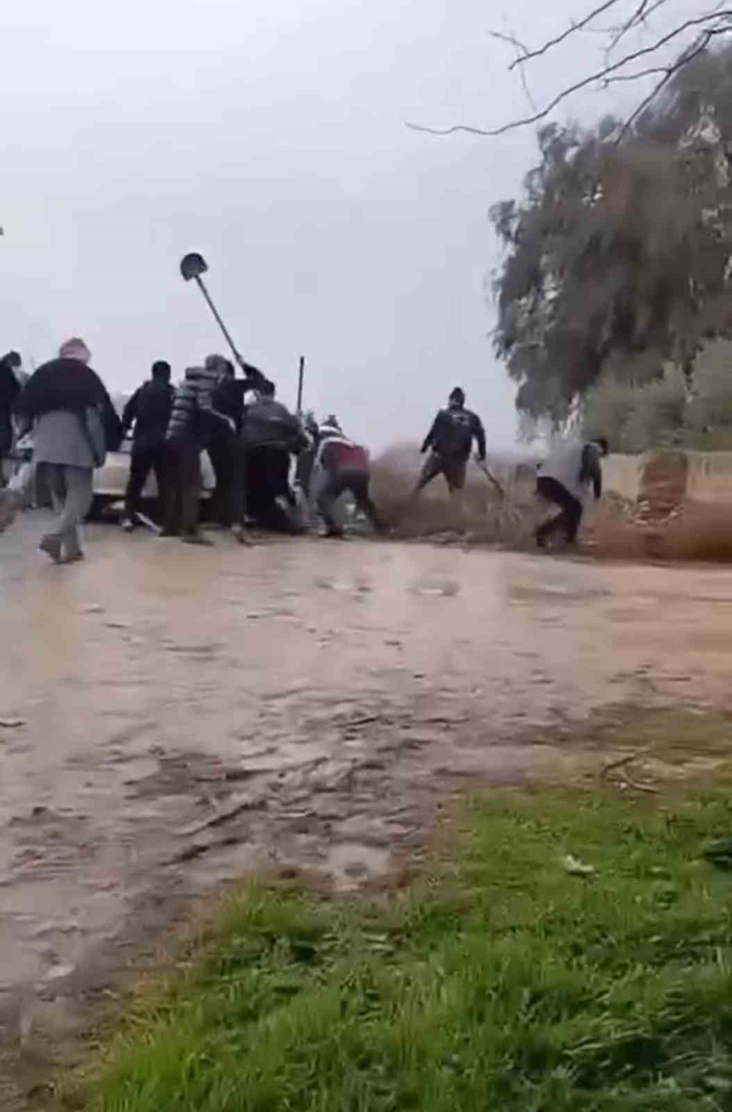 Şanlıurfa’da kazmalı kürekli arazi kavgası: 7 yaralı
