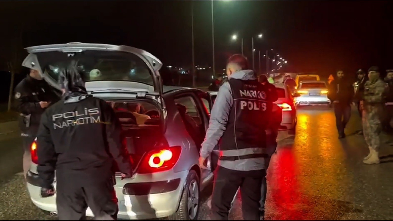 Şanlıurfa’da narkotik uygulamasında 226 gram metamfetamin ele geçirildi
