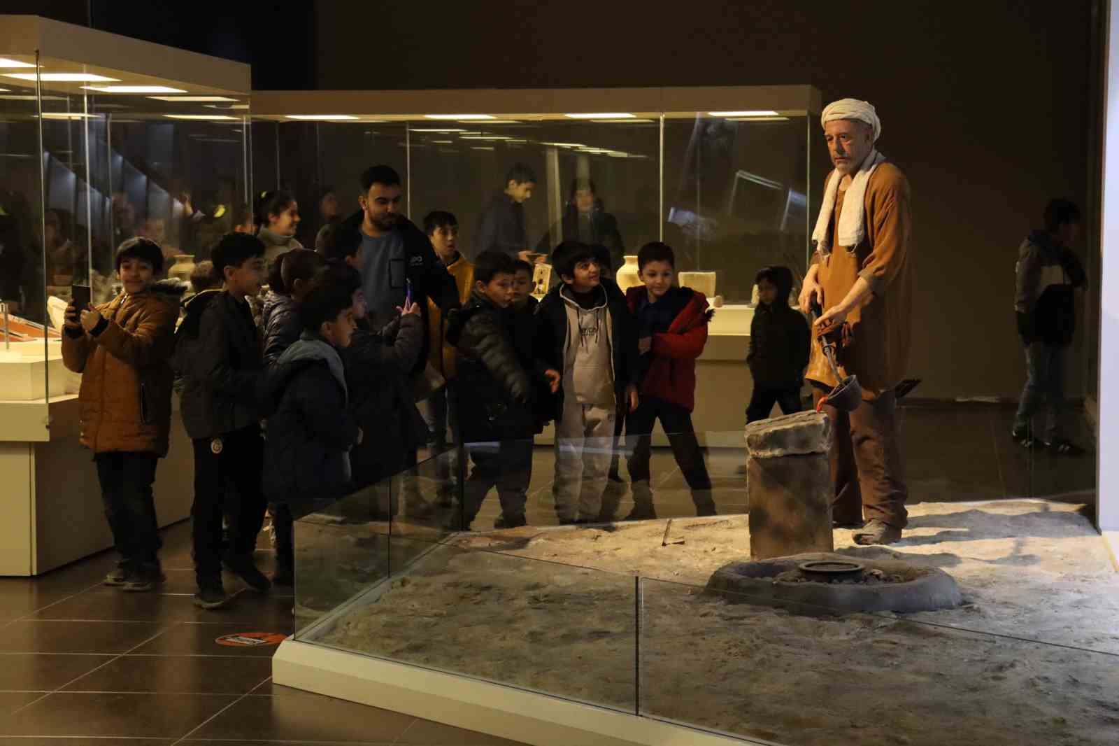 Şanlıurfa’da öğrenciler tarihle buluştu
