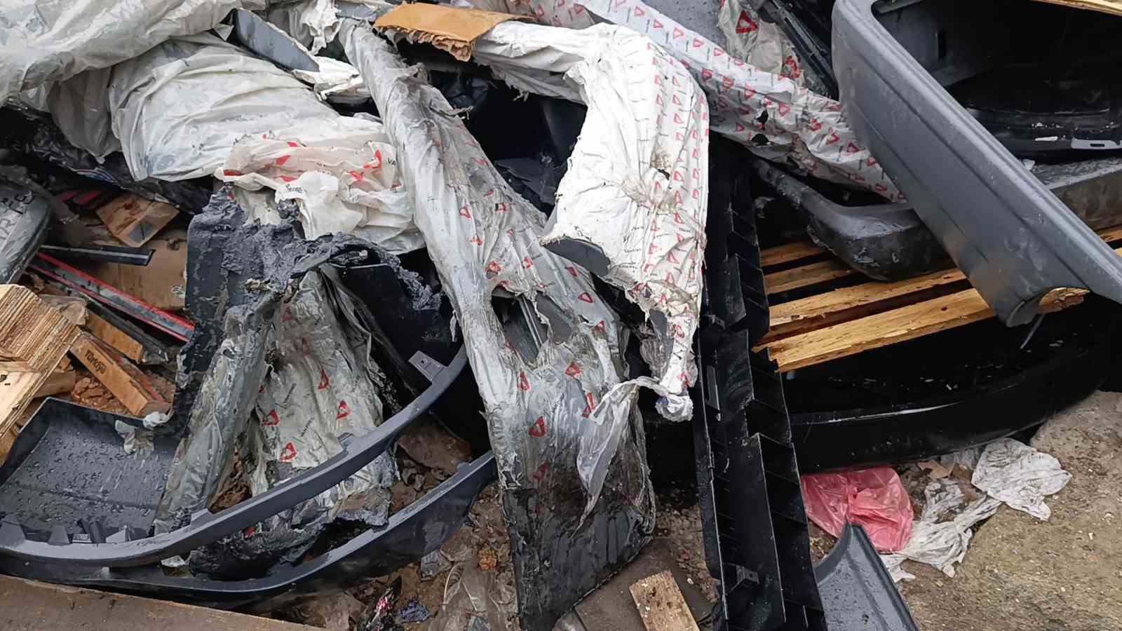 Şanlıurfa’da otomotiv deposunda korkutan yangın
