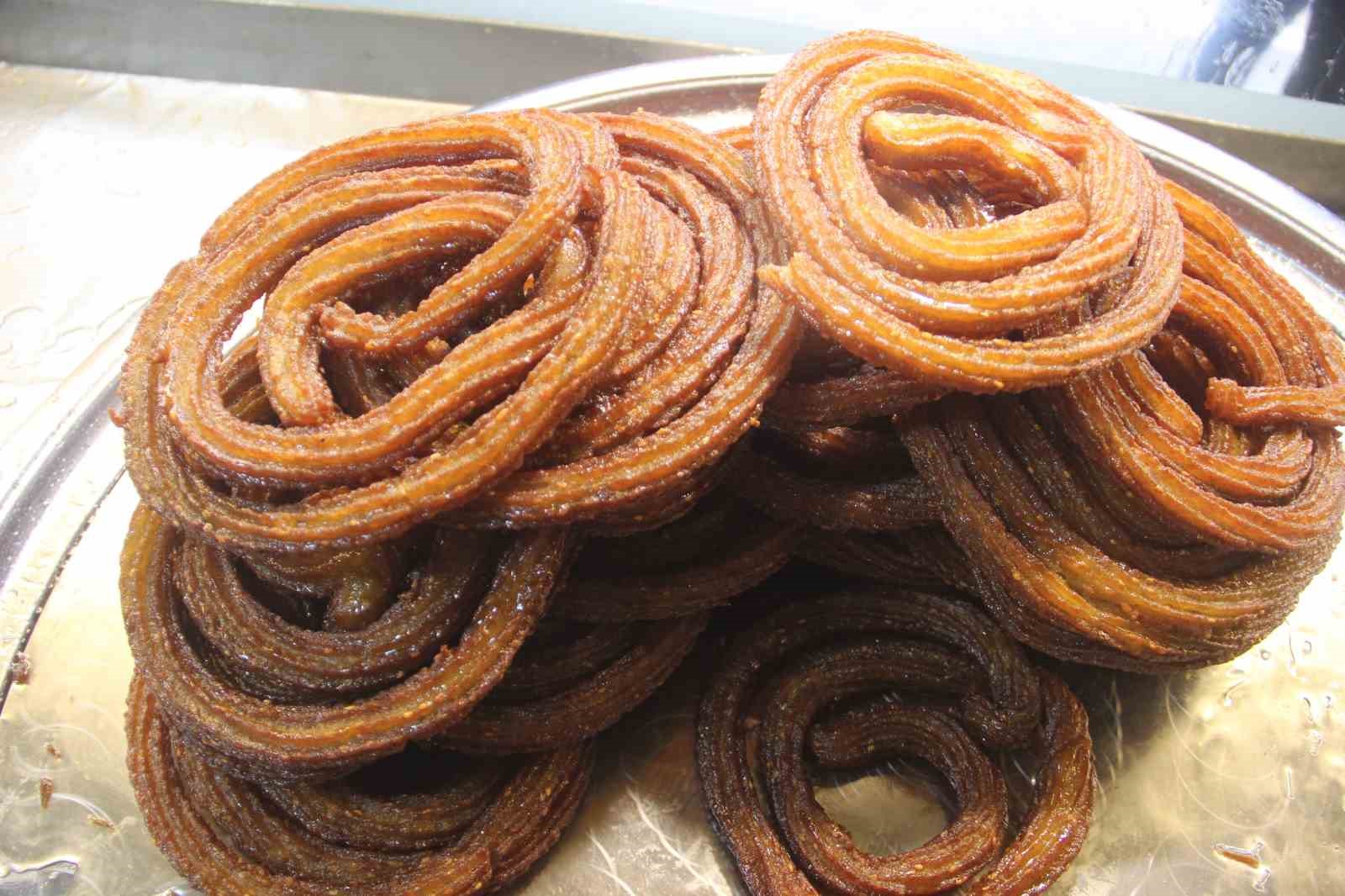 Şanlıurfa’da Ramazan ayının en ’tatlı’ kuyruğu
