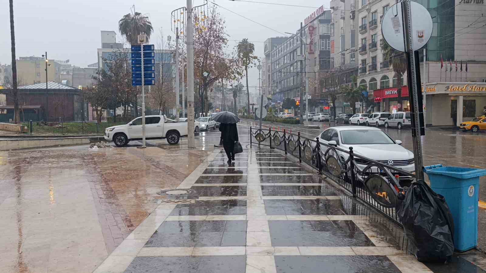 Şanlıurfa’da sağanak yağış etkili oluyor
