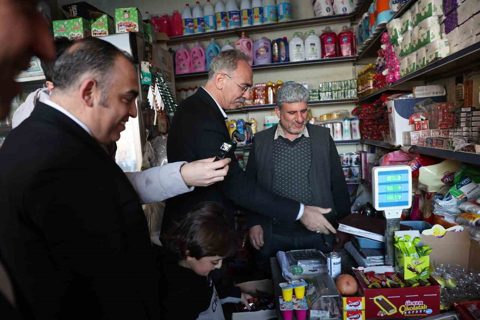 "Şanlıurfa’da "Sakar Şakir" filmi gerçek oldu
"Şanlıurfa’da "Sakar Şakir" filmi gerçek oldu