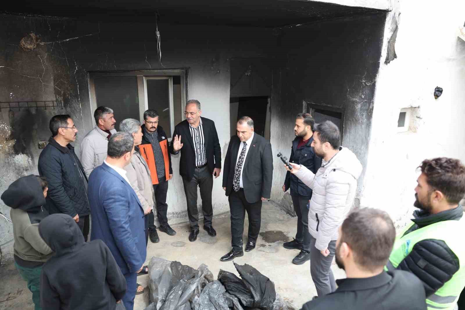 "Şanlıurfa’da "Sakar Şakir" filmi gerçek oldu
"Şanlıurfa’da "Sakar Şakir" filmi gerçek oldu