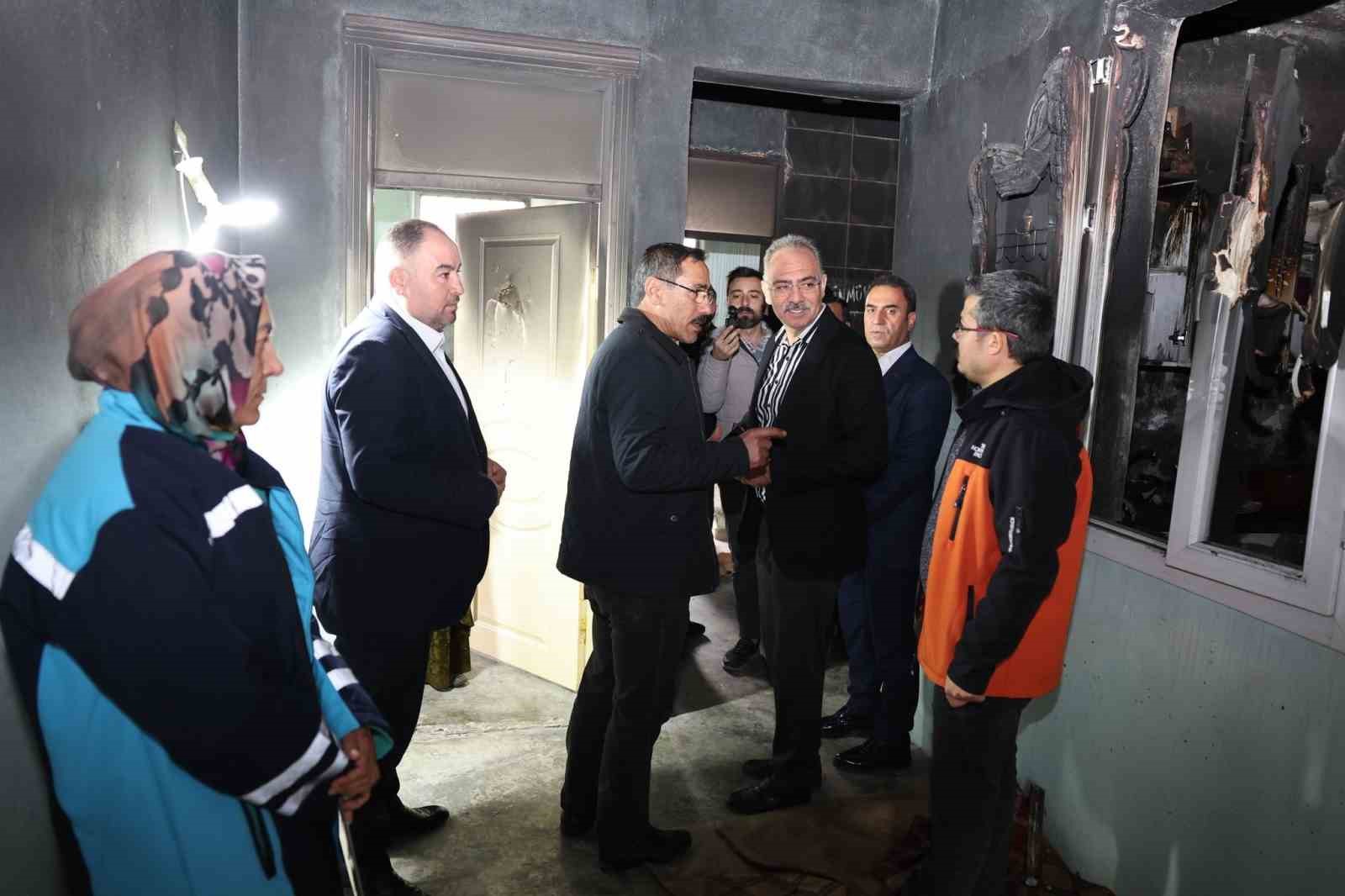 "Şanlıurfa’da "Sakar Şakir" filmi gerçek oldu
"Şanlıurfa’da "Sakar Şakir" filmi gerçek oldu