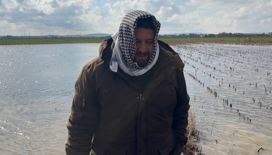 Şanlıurfa’da şiddetli yağışlar tarlaları göle çevirdi
