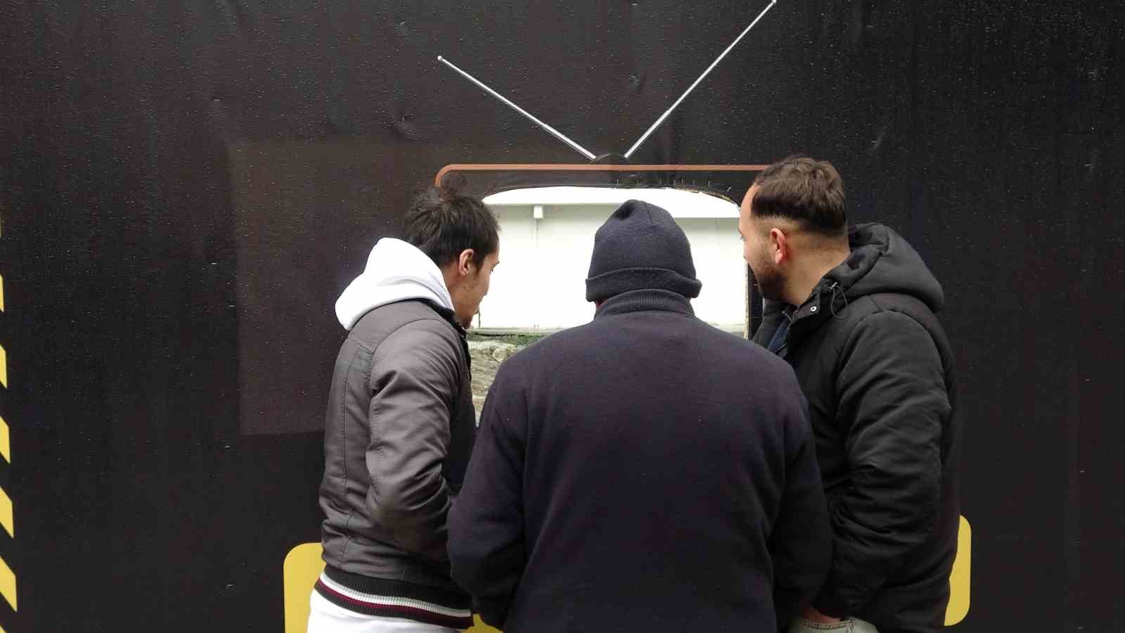 Şantiye meraklılarına özel tasarım: Ordu’da televizyon şeklinde izleme alanı
