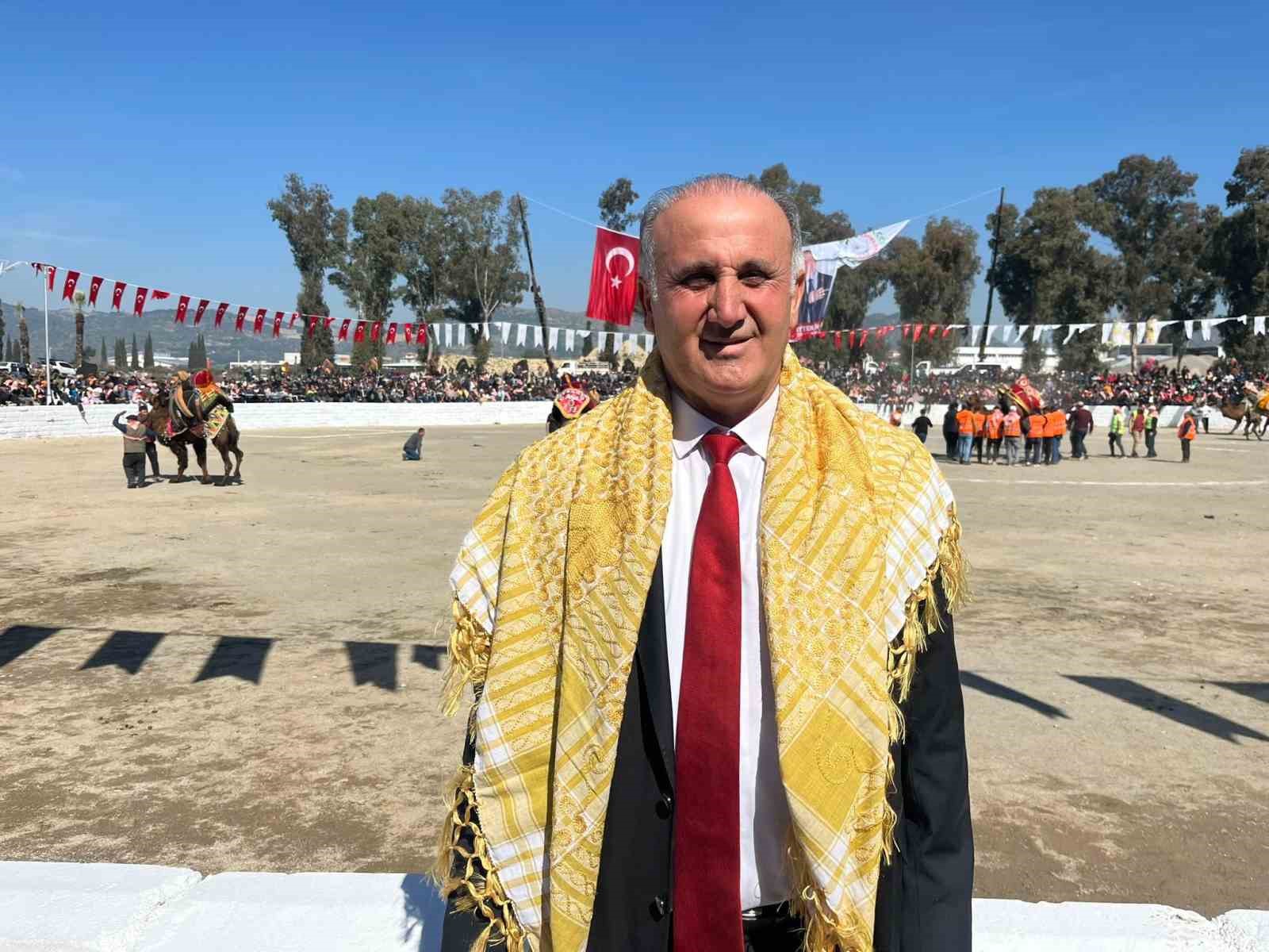 Şap karantinası kalktı, deve güreşleri İncirliova’da başladı
Şap karantinası kalktı, deve güreşleri İncirliova’da başladı