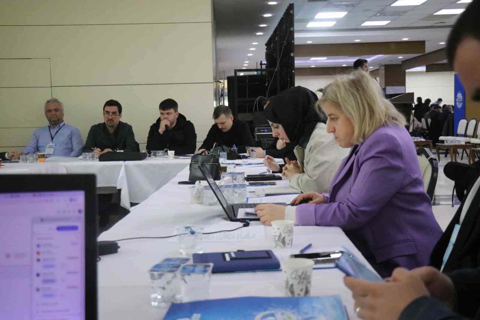 Sapanca Gölü’nün geleceği akademik çalıştayda masaya yatırıldı
