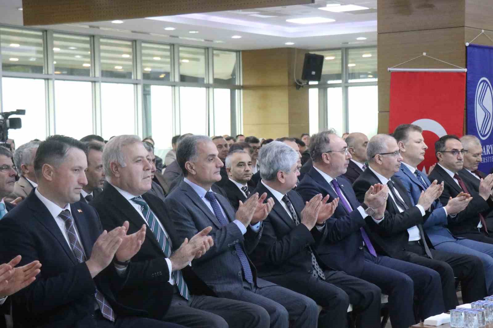 Sapanca Gölü’nün geleceği akademik çalıştayda masaya yatırıldı
