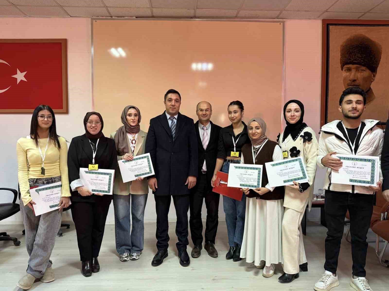 Şaphane MYO’da "Sosyo-Ekonomik Analiz ve Politika Geliştirme Öğrenci Çalıştayı" başlıklı etkinlik
