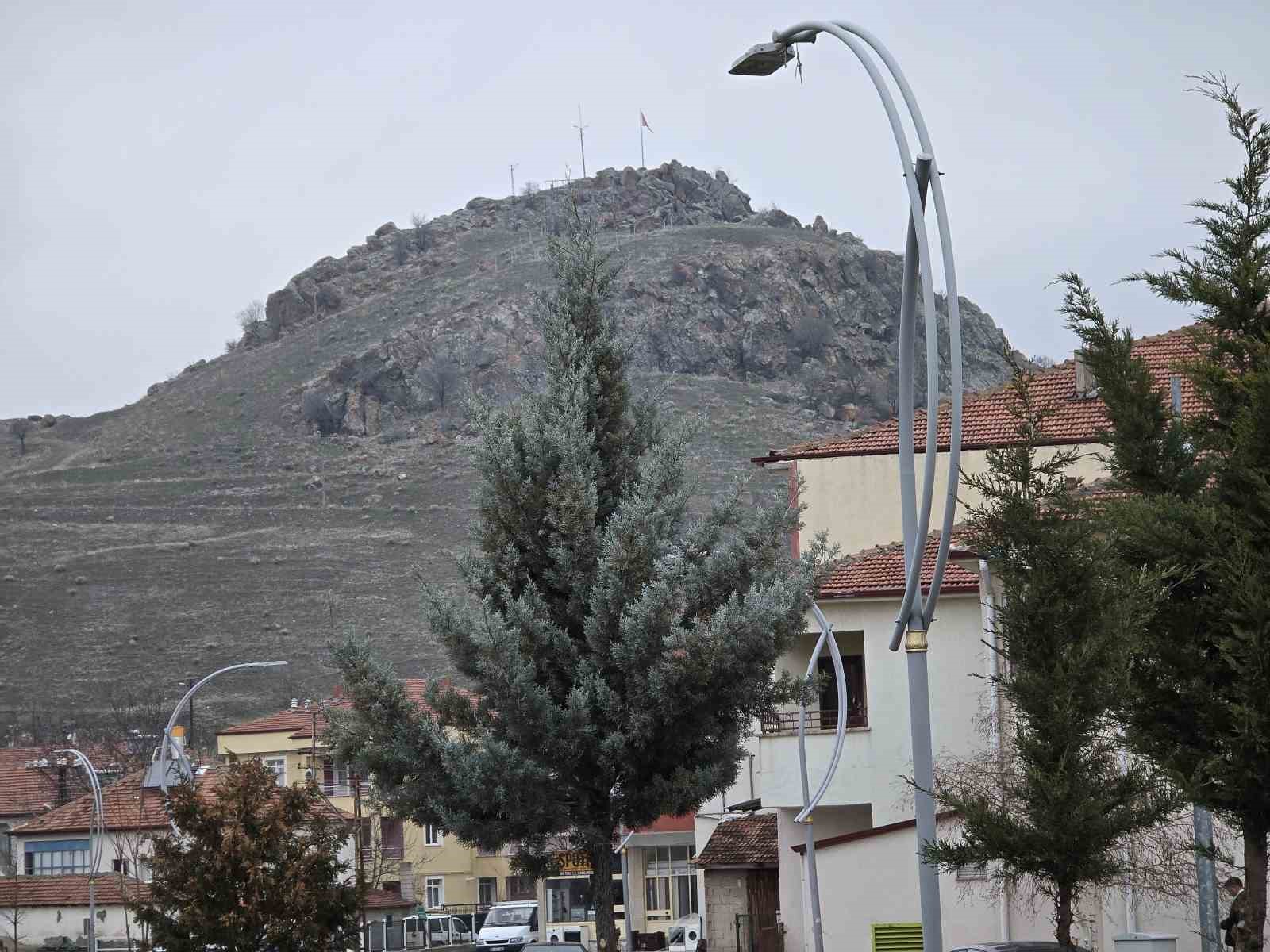 Saraykent Yılan Boynu Tepesi, keşfedilmeyi bekliyor
