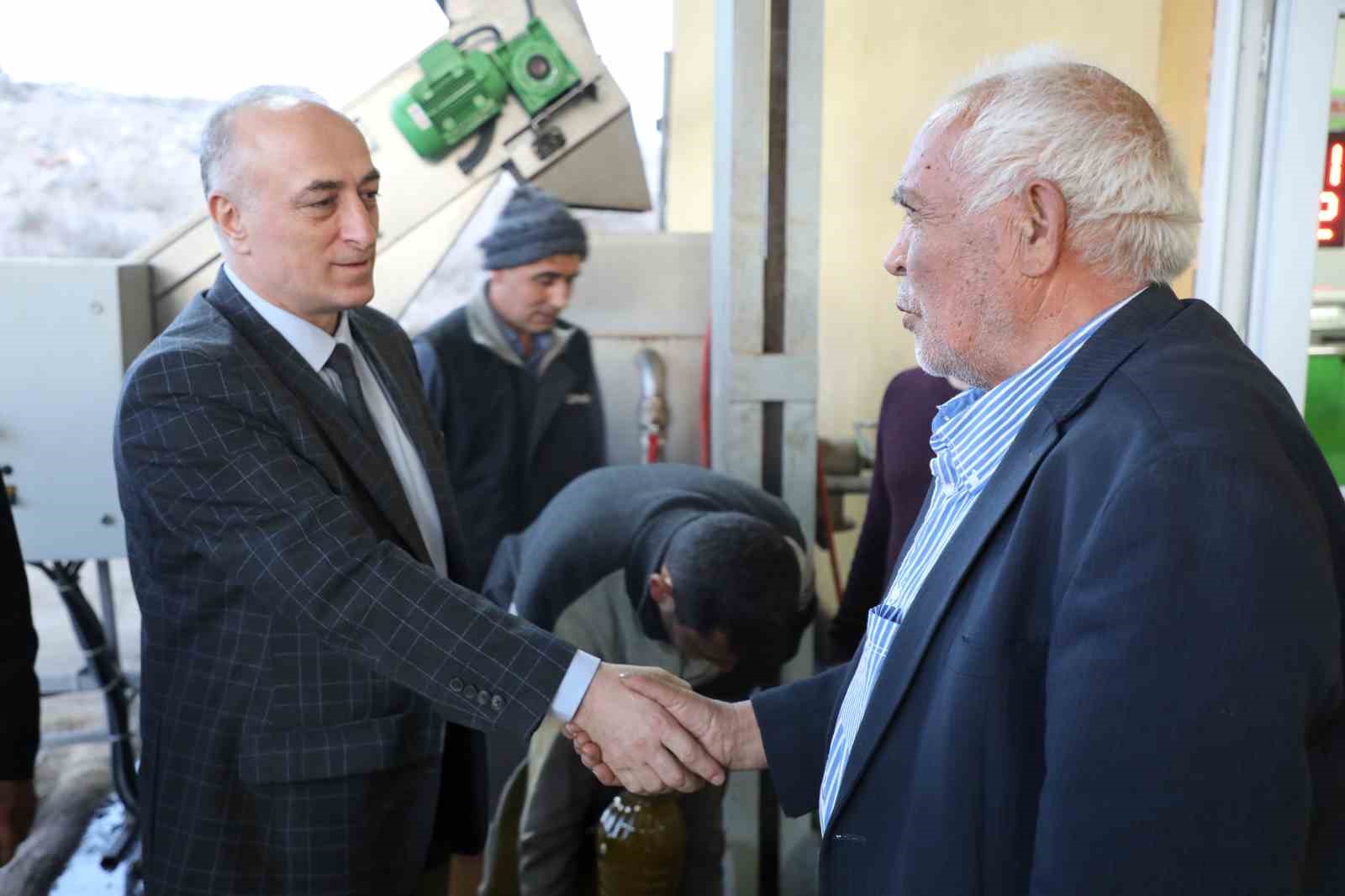 Sarıcakaya’da zeytin ve zeytinyağı üretimi hızla artıyor
Sarıcakaya’da zeytin ve zeytinyağı üretimi hızla artıyor