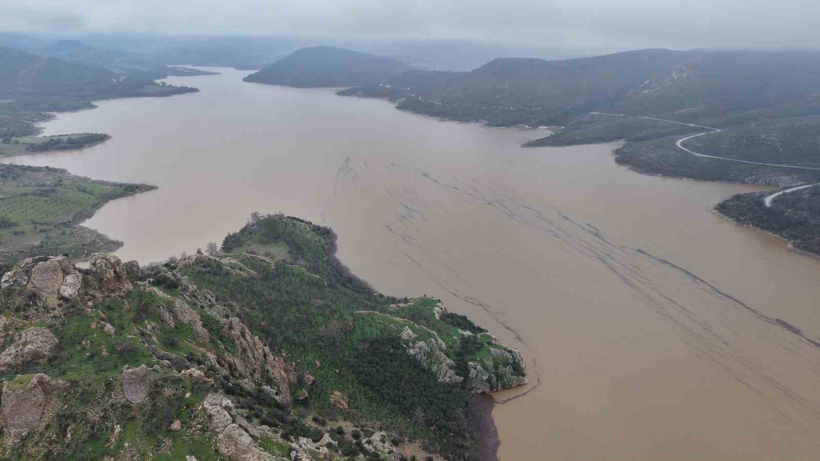 Sarıçay için Valilikten uyarı: Çevresinden ve dere yataklarından uzak durun
