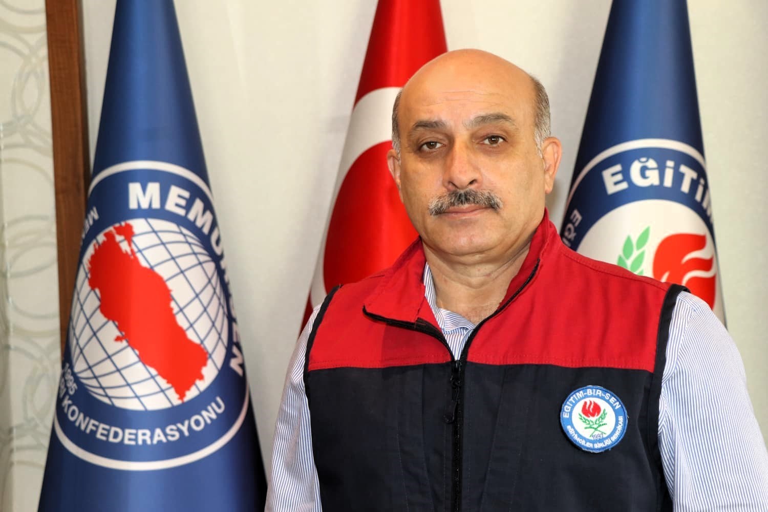 Sarıgeçili: "Eğitimciye şiddet, bir iş güvenliği sorununa dönüşmüştür"
Sarıgeçili: "Eğitimciye şiddet, bir iş güvenliği sorununa dönüşmüştür"