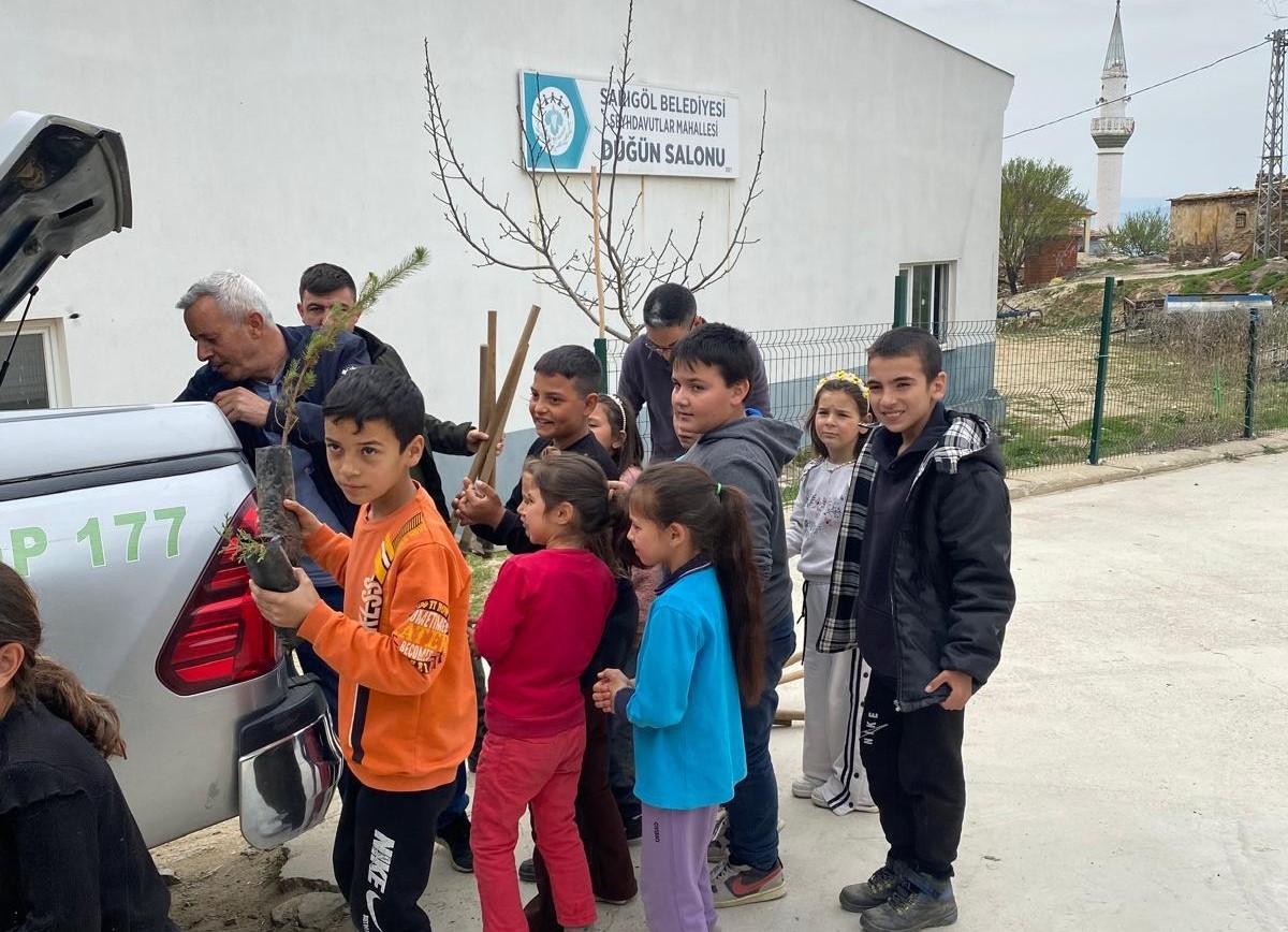 Sarıgöl’de geleceğe yeşil yatırım
