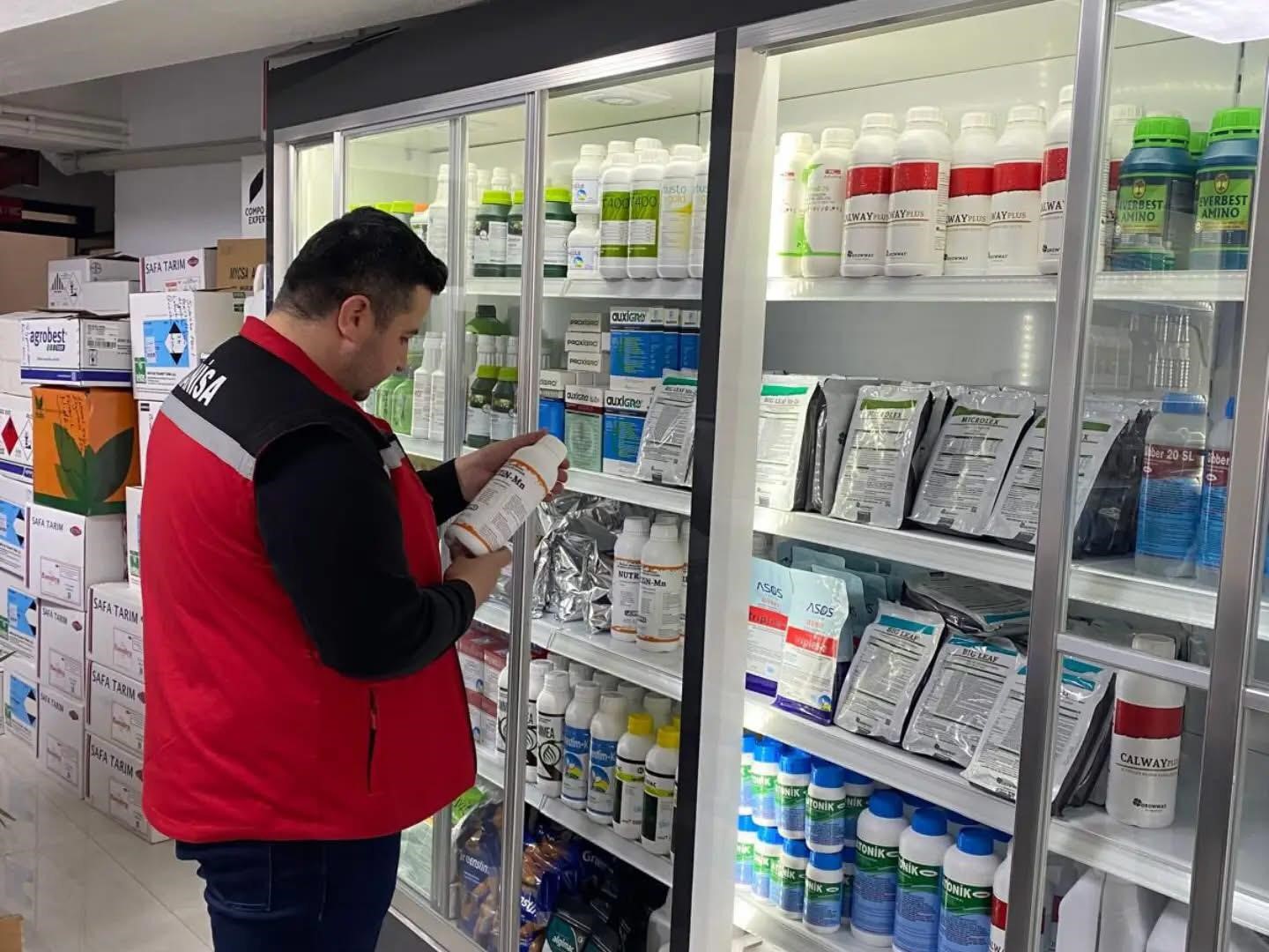 Sarıgöl’de gübre ve zirai ilaç satış noktaları denetlendi
