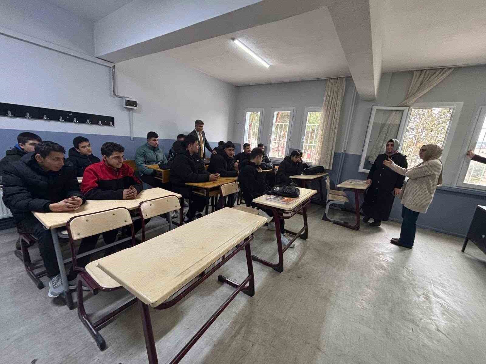 Sarıgöl’de meslek lisesine destek
