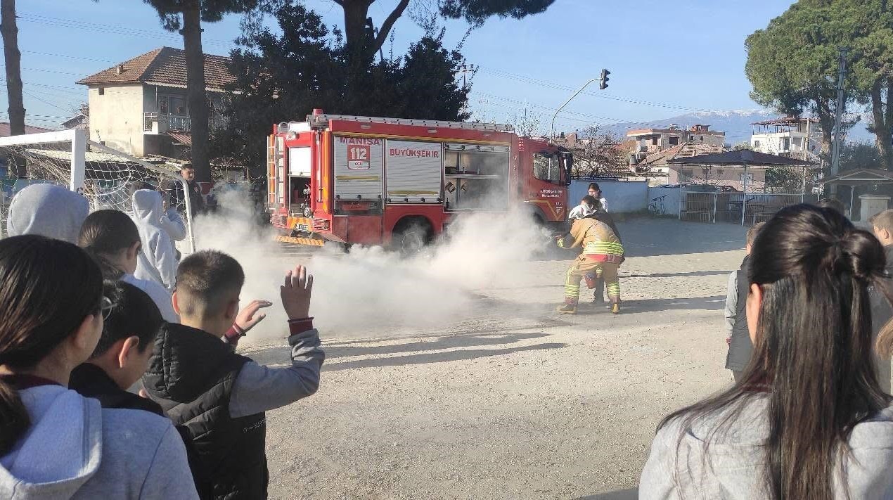 Sarıgöl’de öğrenciler yangına karşı bilinçlendirildi
