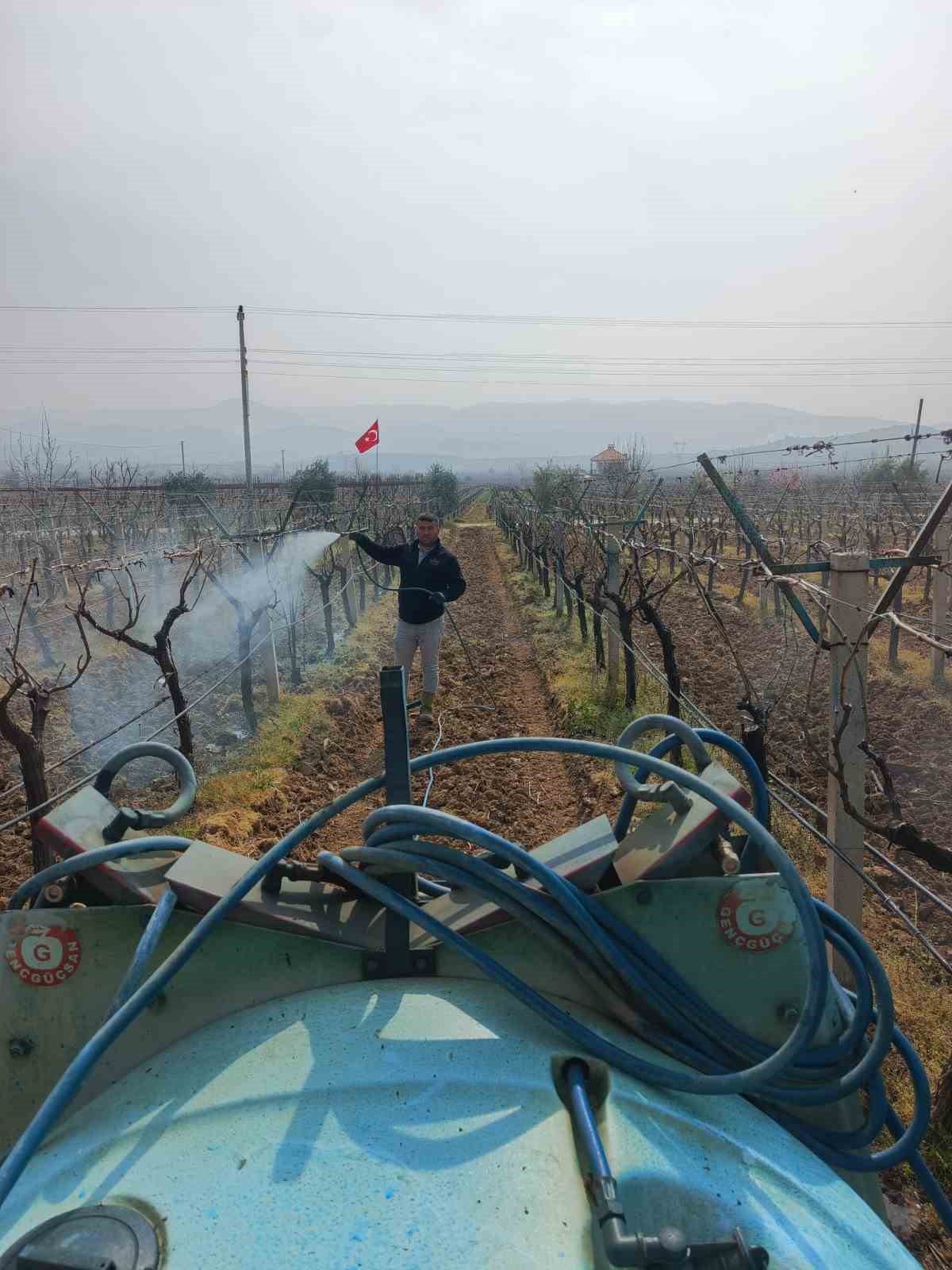 Sarıgöl’de ölü kol hastalığıyla mücadele başladı
Sarıgöl’de ölü kol hastalığıyla mücadele başladı