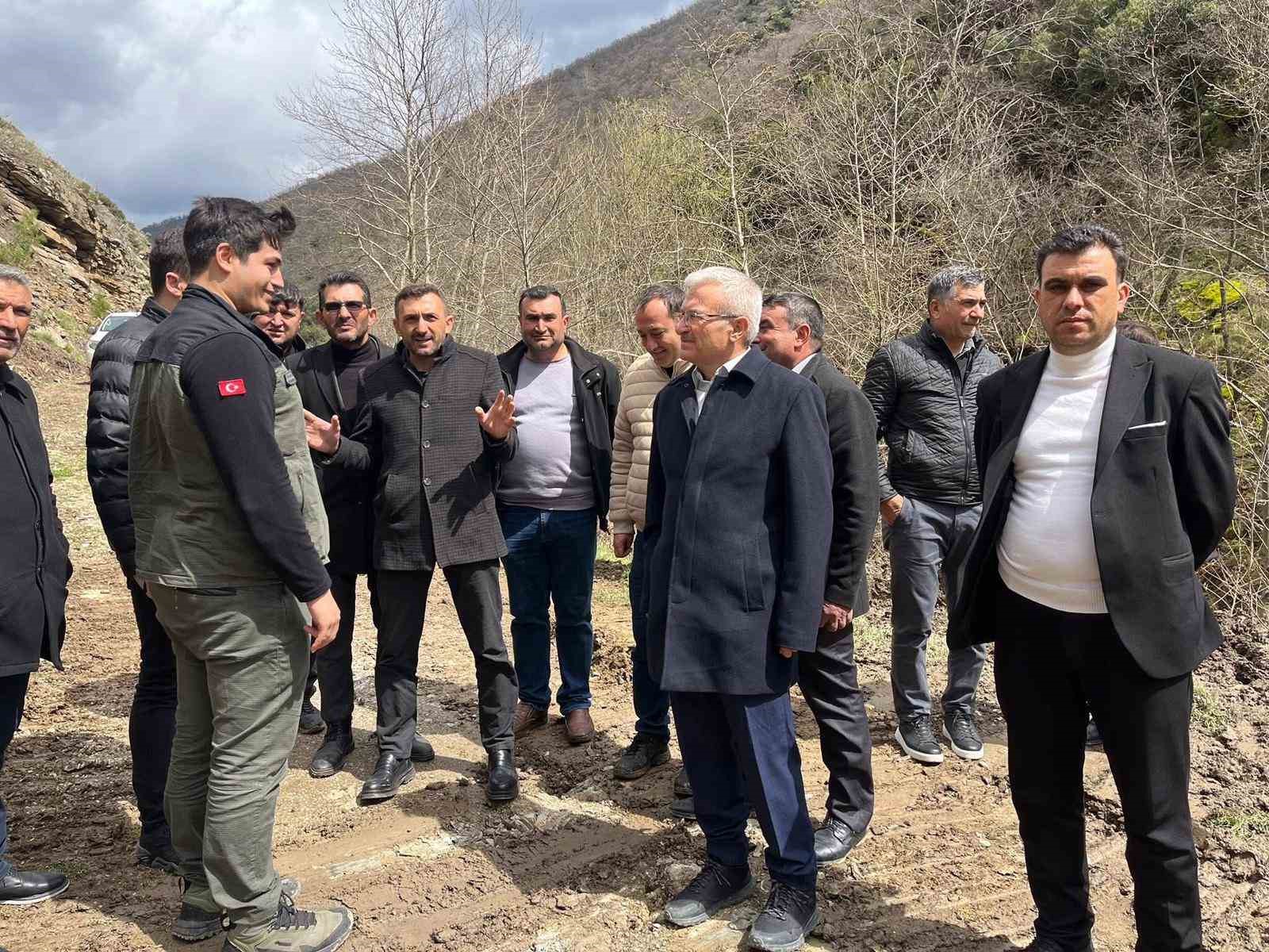 Sarıgöl’de yeni orman yolu ulaşımı rahatlatacak
Sarıgöl’de yeni orman yolu ulaşımı rahatlatacak