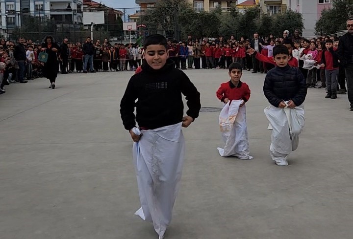 Sarıgöl’ün en büyük ilkokulunda Nevruz kutlandı
