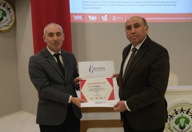 Sarıgöl’ün fay hatları Bilim Kafe’de masaya yatırıldı
