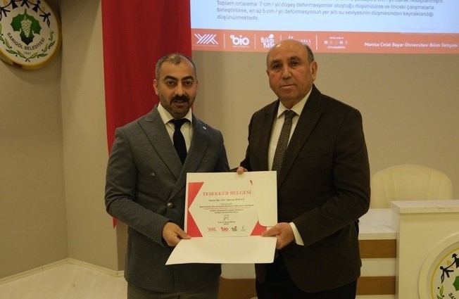 Sarıgöl’ün fay hatları Bilim Kafe’de masaya yatırıldı
