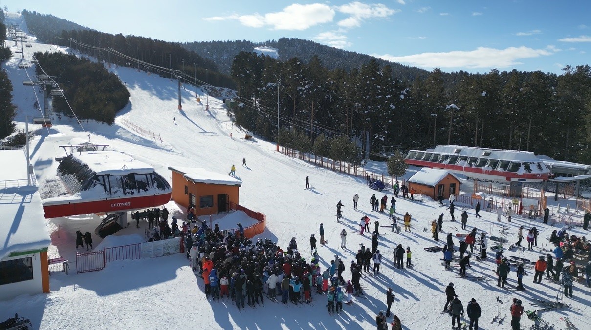 Sarıkamış Kayak Merkezi doldu taştı

