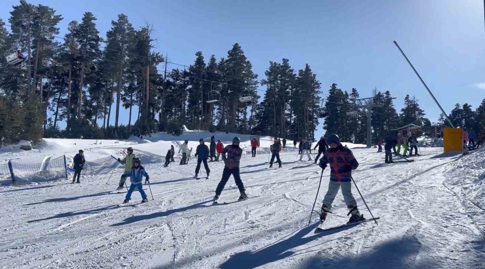 Sarıkamış Kayak Merkezi doldu taştı

