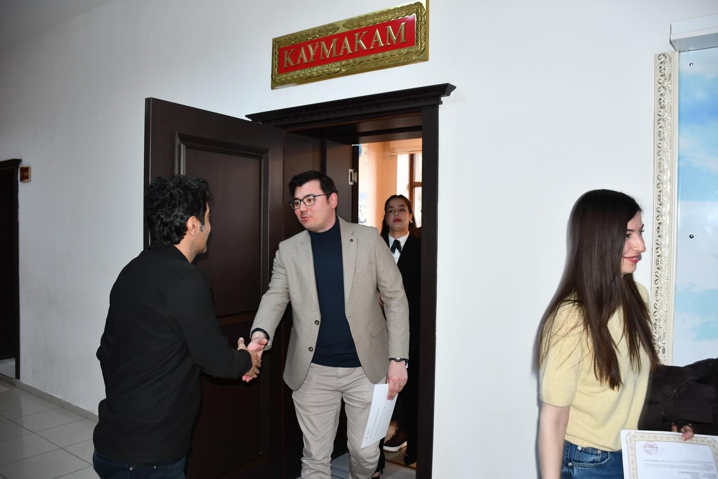 Sarıkamış Kaymakamı Aslantatar, doktorlarla bir araya geldi
