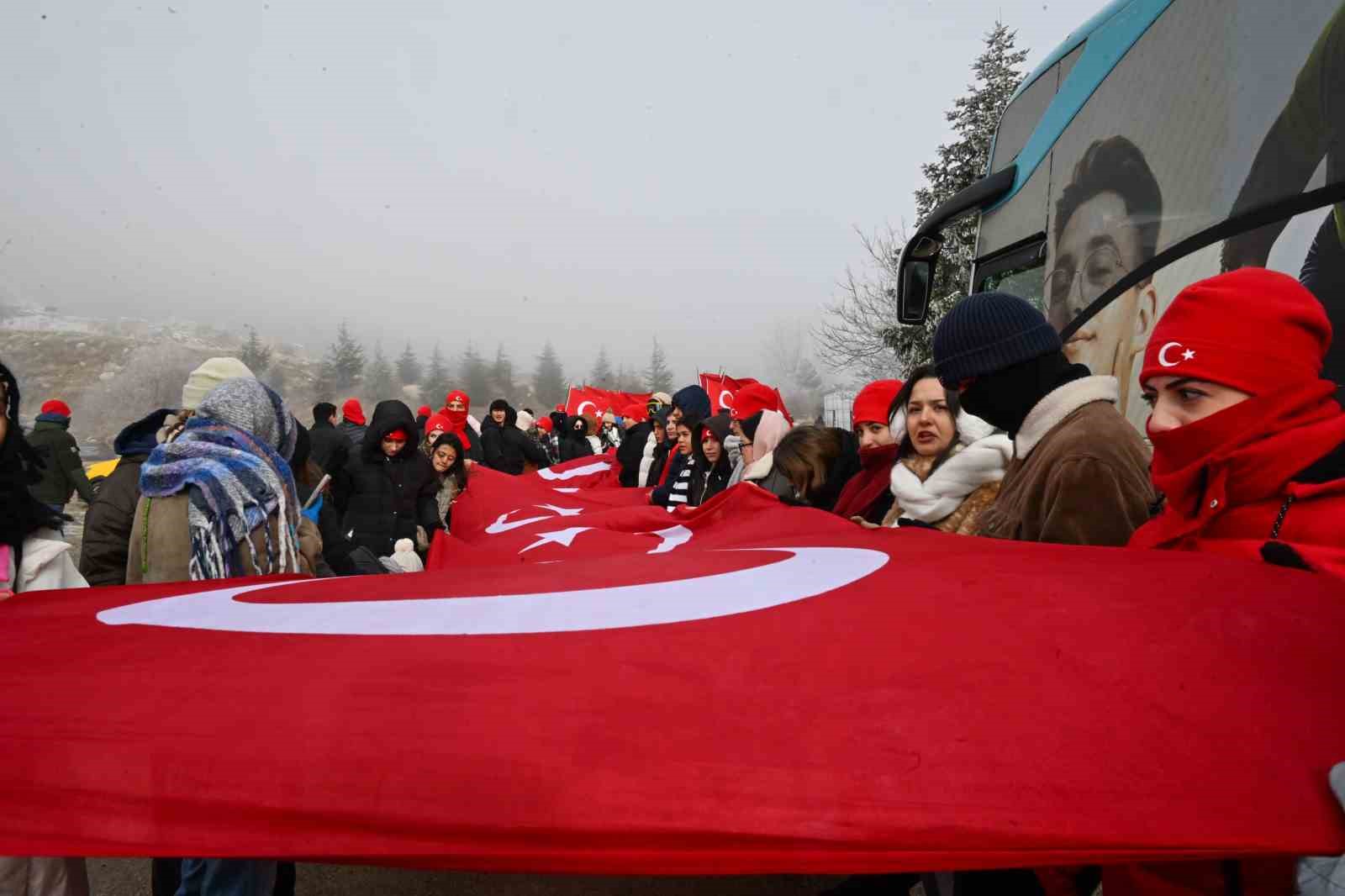 Sarıkamış şehitleri Antalya’da anıldı
Sarıkamış şehitleri Antalya’da anıldı