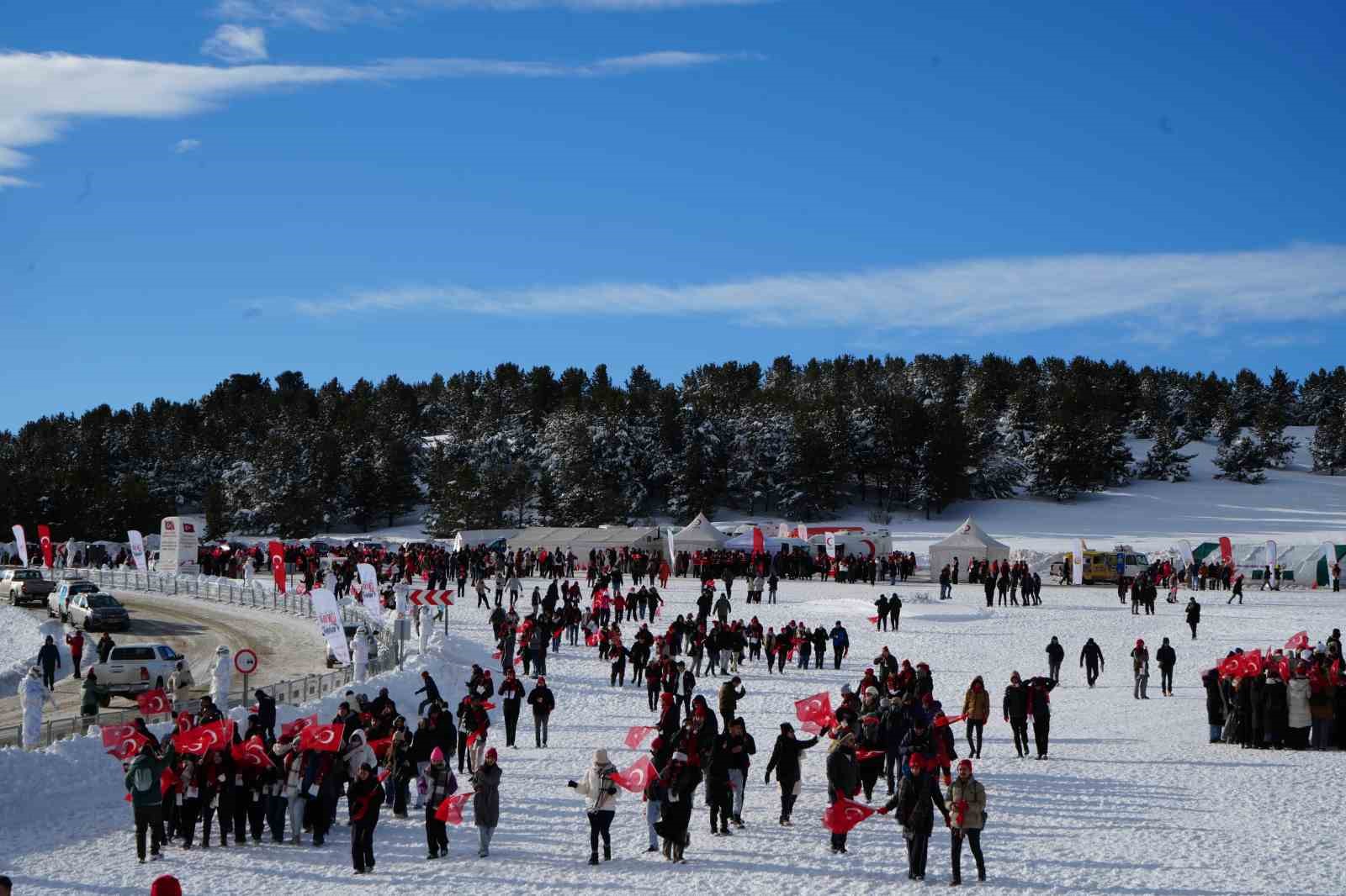Sarıkamış’ta binler "Bu toprakta izin var" diyerek şehitlerin izinde yürüdü
