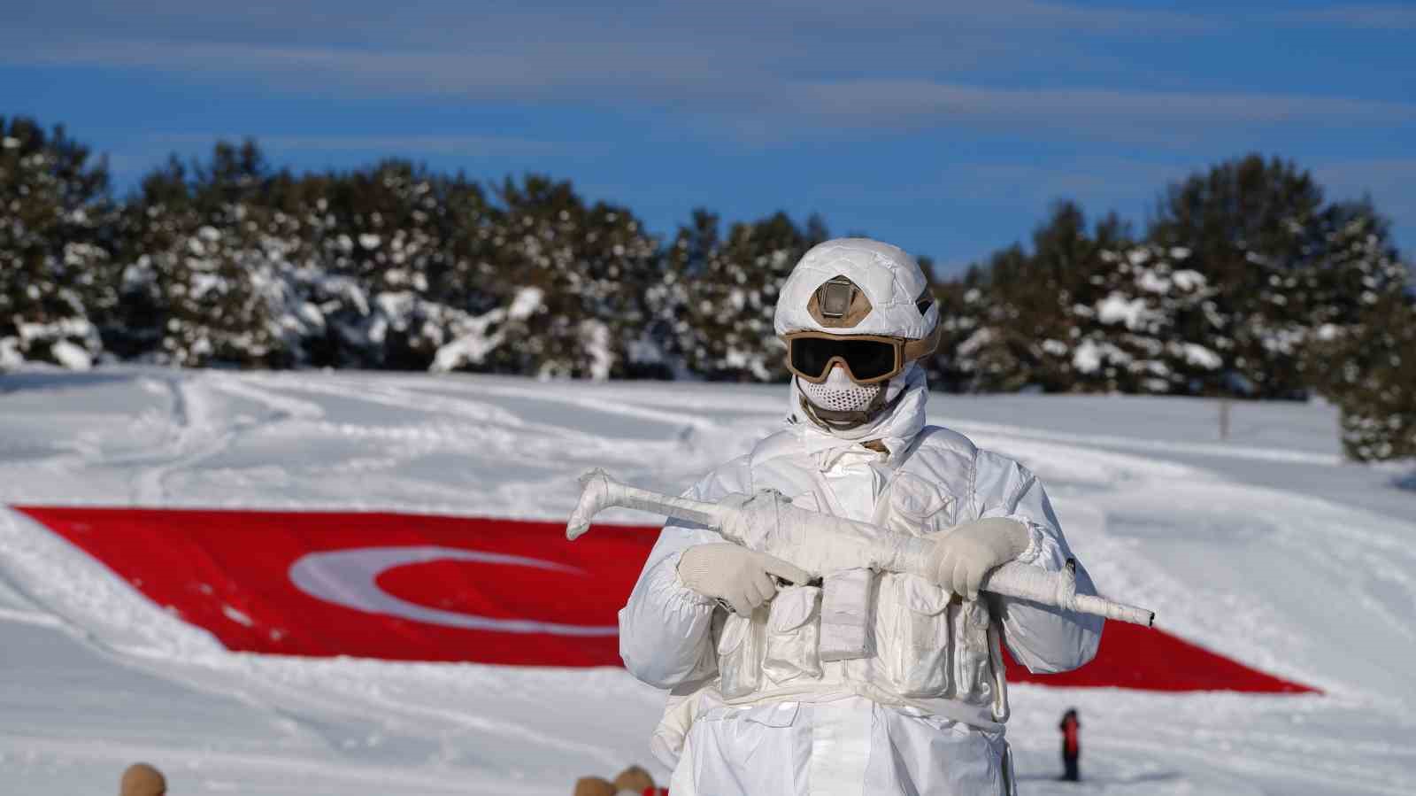 Sarıkamış’ta binler "Bu toprakta izin var" diyerek şehitlerin izinde yürüdü
