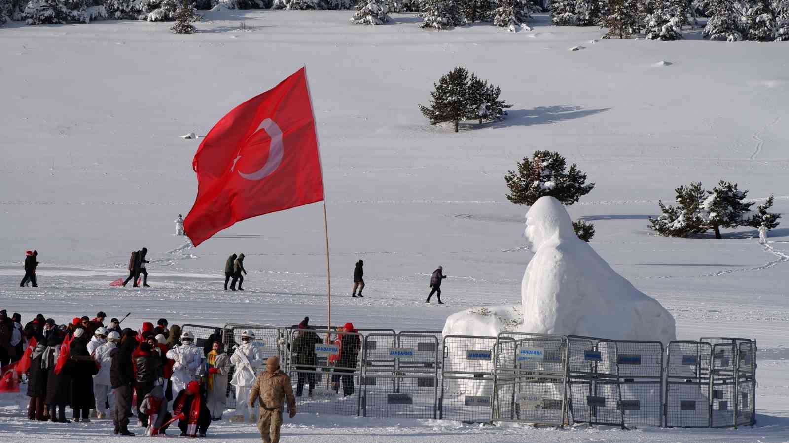 Sarıkamış’ta binler "Bu toprakta izin var" diyerek şehitlerin izinde yürüdü

