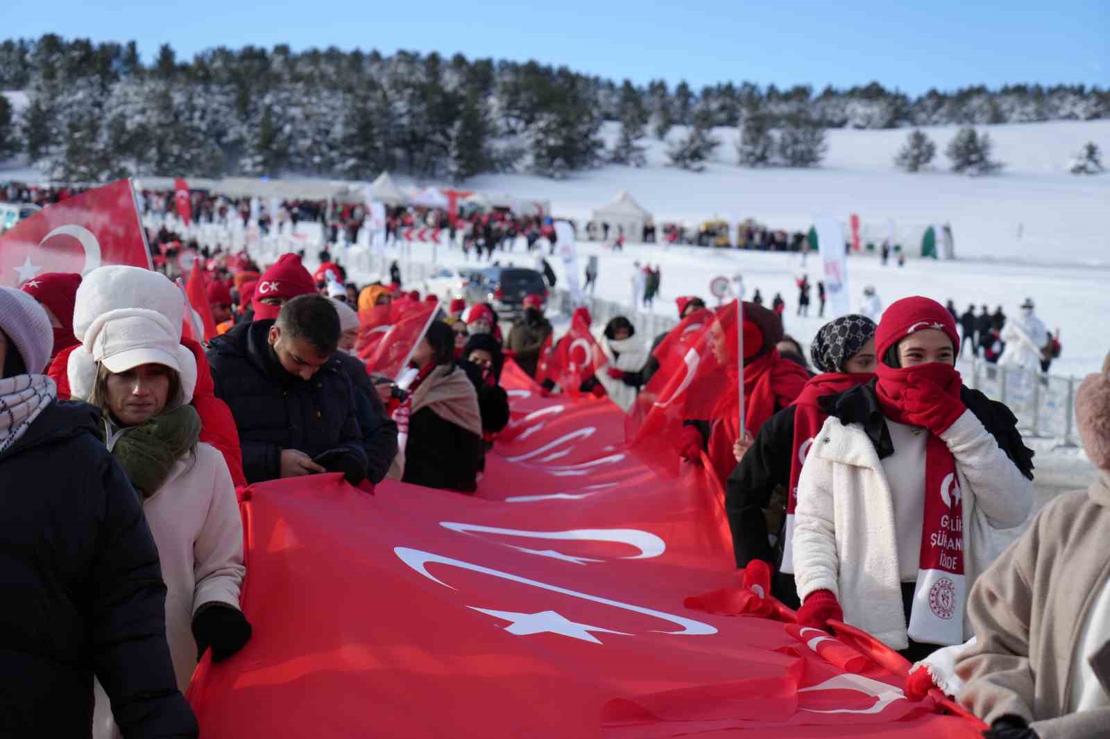 Sarıkamış’ta binler "Bu toprakta izin var" diyerek şehitlerin izinde yürüdü

