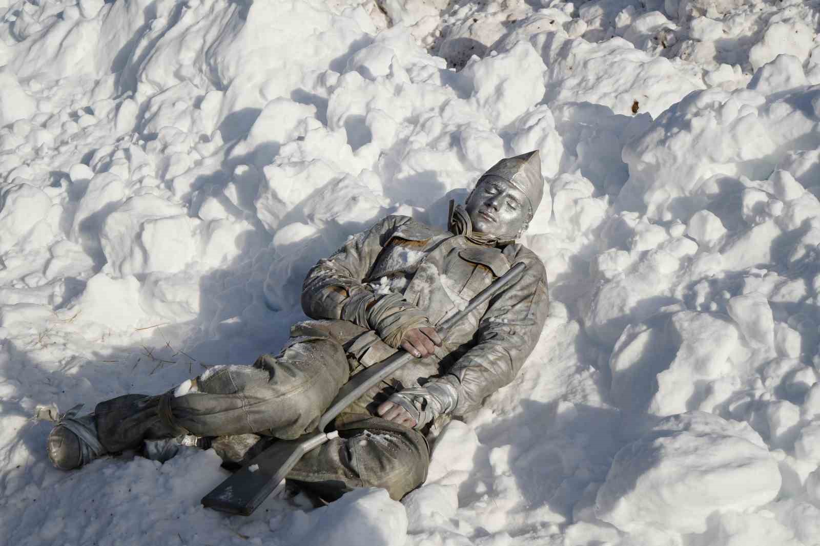 Sarıkamış’ta binler "Bu toprakta izin var" diyerek şehitlerin izinde yürüdü
