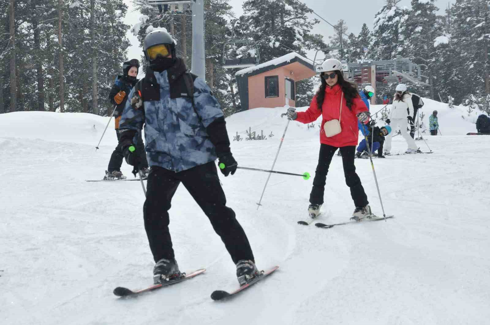 Sarıkamış’ta sömestr heyecanı: Kristal kar üzerinde doluluk yüzde 100’e ulaştı
